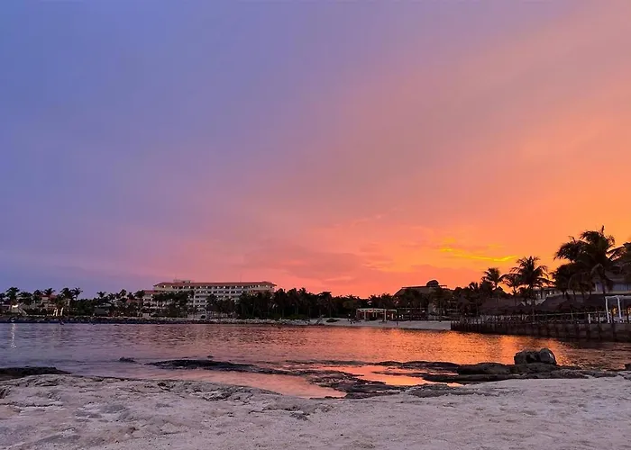 Pousada 7br Private Jacuzzi & Pool Sleeps 16 Walk To Lagoon And Golf Puerto Aventuras