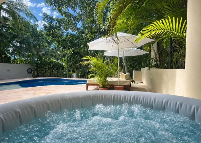 7br Private Jacuzzi & Pool Sleeps 16 Walk To Lagoon And Golf *