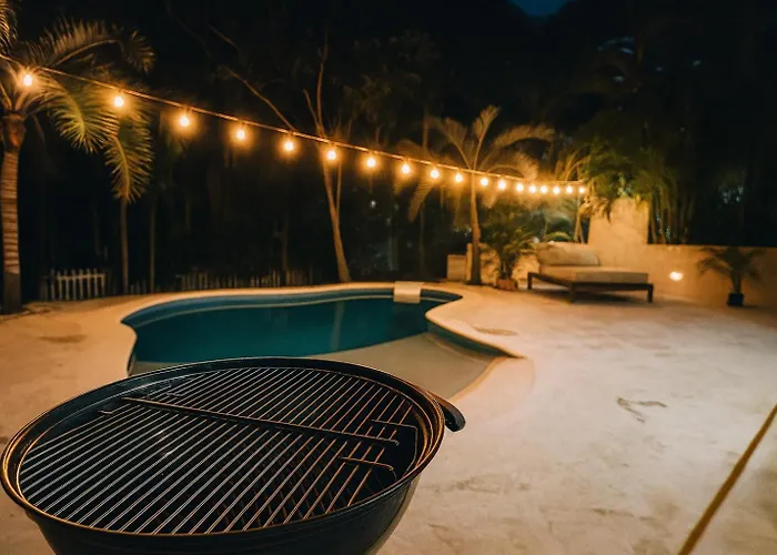 Villa 7br Private Jacuzzi & Pool Sleeps 16 Walk To Lagoon And Golf