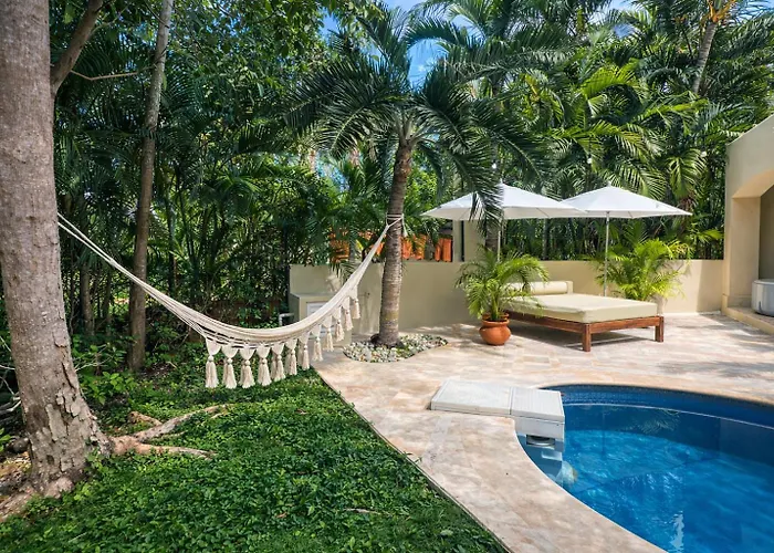 7br Private Jacuzzi & Pool Sleeps 16 Walk To Lagoon And Golf Pousada