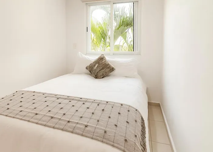 7br Private Jacuzzi & Pool Sleeps 16 Walk To Lagoon And Golf
