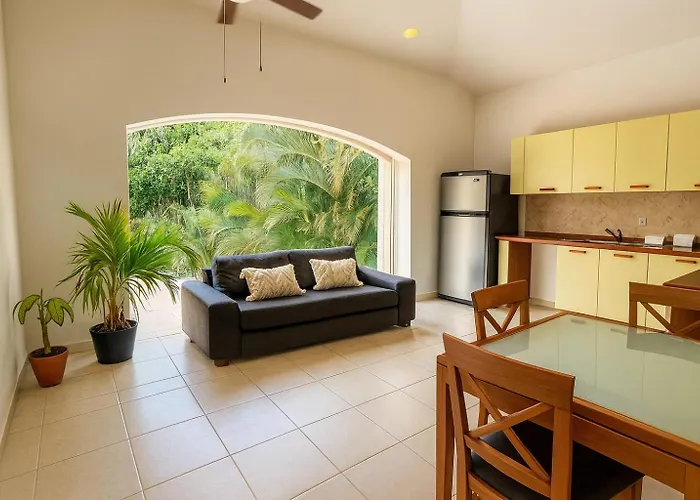 Villa 7br Private Jacuzzi & Pool Sleeps 16 Walk To Lagoon And Golf *